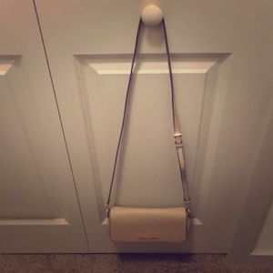 MID CONVERTIBLE POUCHETTE